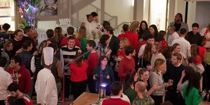 Organiser un team building pour 100 personnes